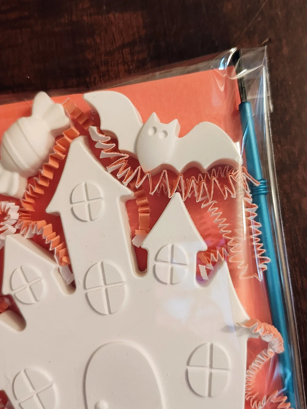 Halloween Paint-Your-Own Haunted House Kit